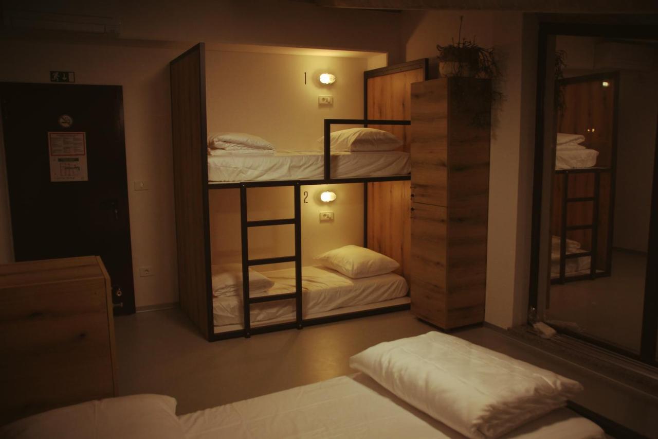 Garage Hostel Nova Gorica Esterno foto